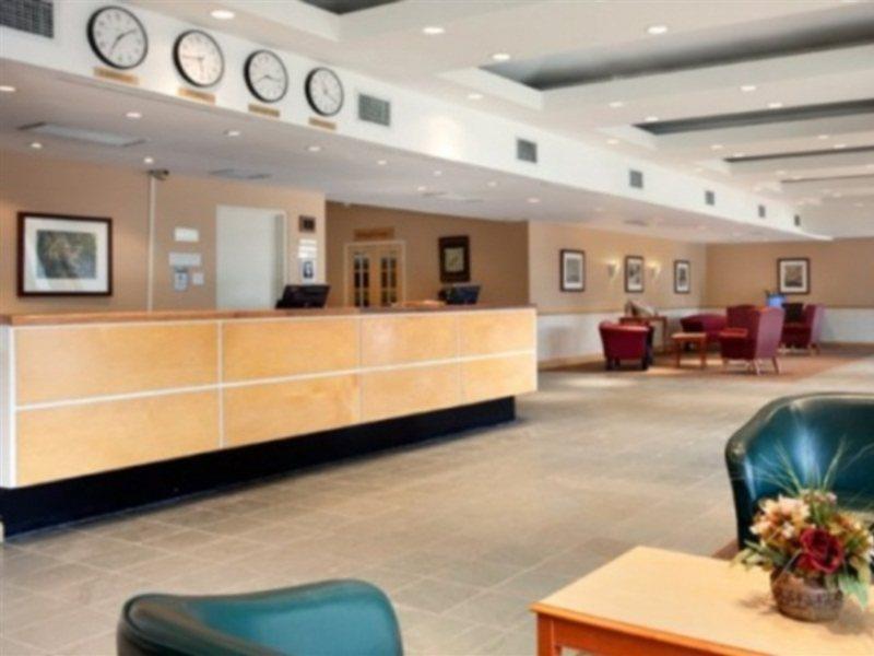 Travelodge By Wyndham Ottawa West Exterior photo
