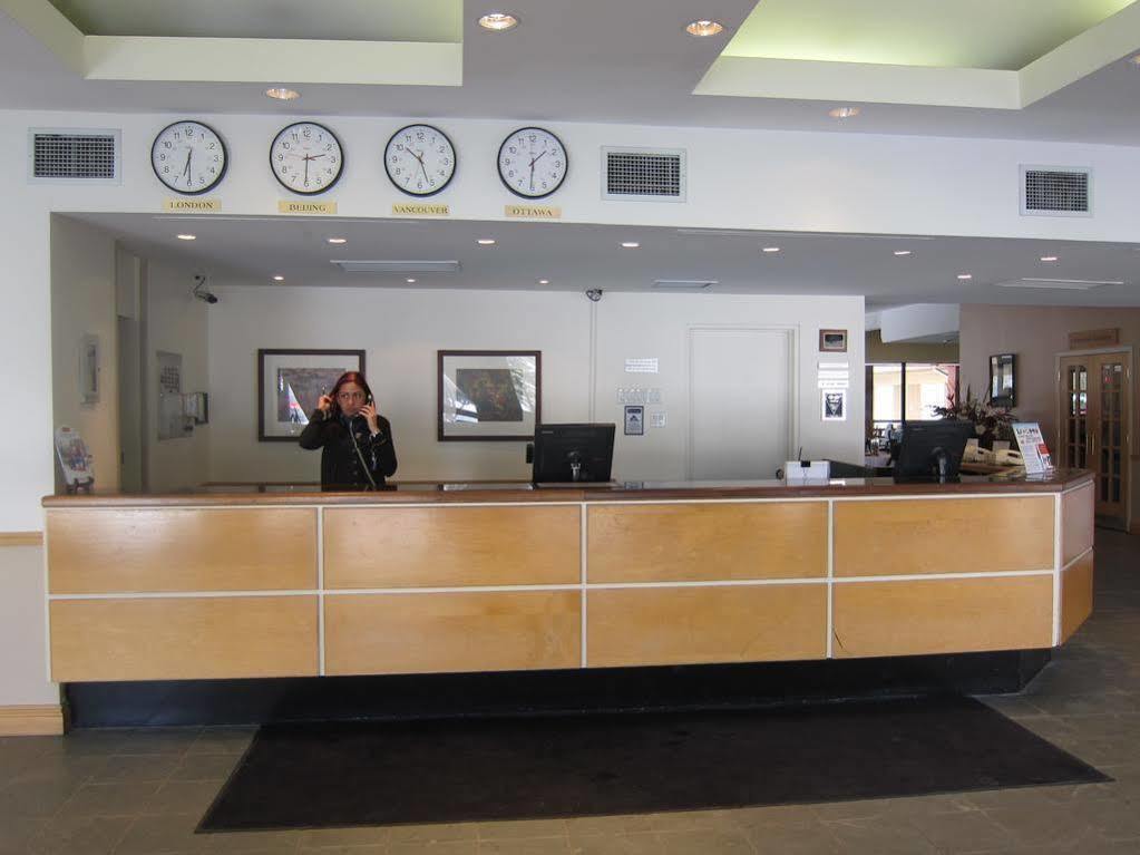 Travelodge By Wyndham Ottawa West Exterior photo