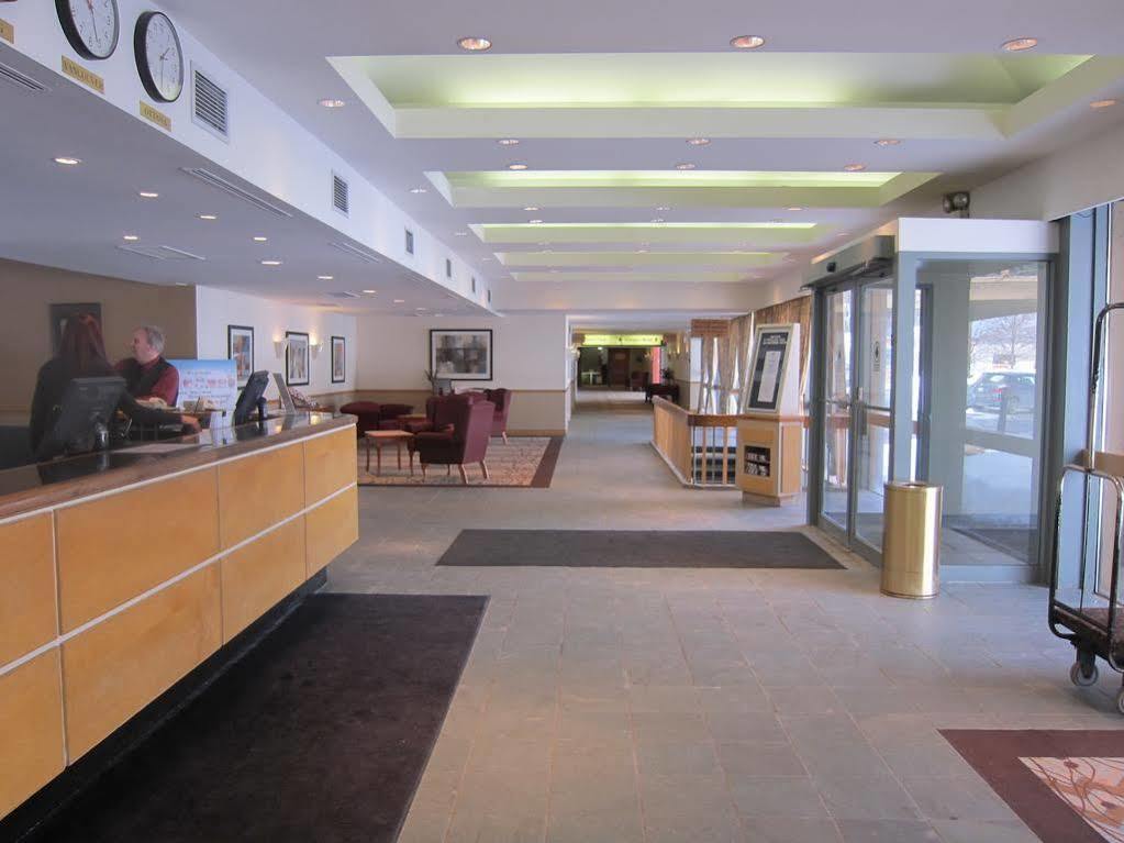 Travelodge By Wyndham Ottawa West Exterior photo